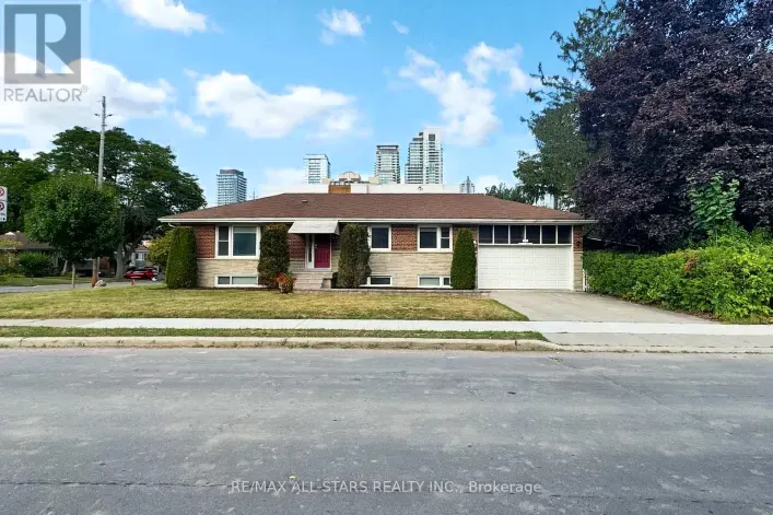House for sale: 105 BETTY ANN DRIVE, Toronto