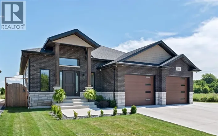 105 CONSERVATION BOULEVARD, Kingsville