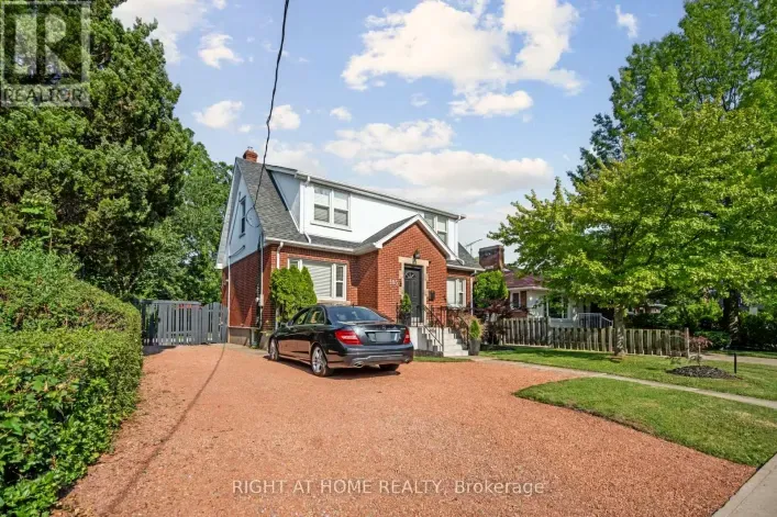 House for sale: 105 GLENRIDGE AVENUE, St. Catharines