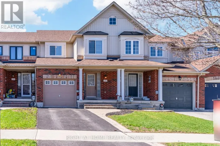 105 HAMMILL HEIGHTS, East Gwillimbury