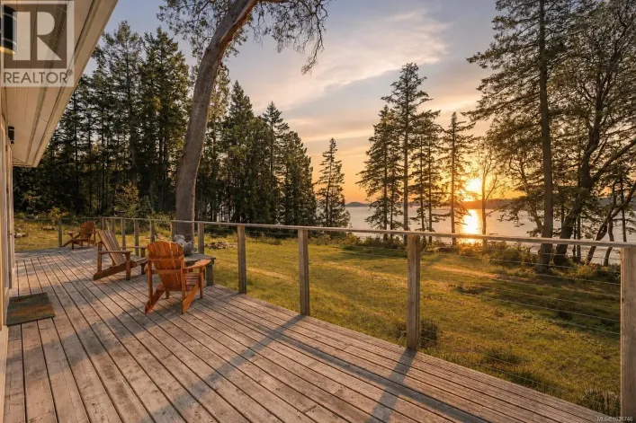 105 Mapleleaf Lane, Sidney Island