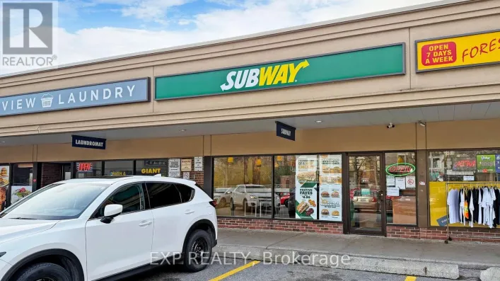 105 PARKWAY FOREST DRIVE, Toronto