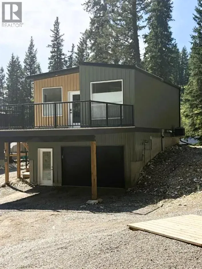House for sale: 105 Pine Point, Blairmore