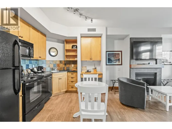 105 Village Centre Court Unit# 321, Vernon