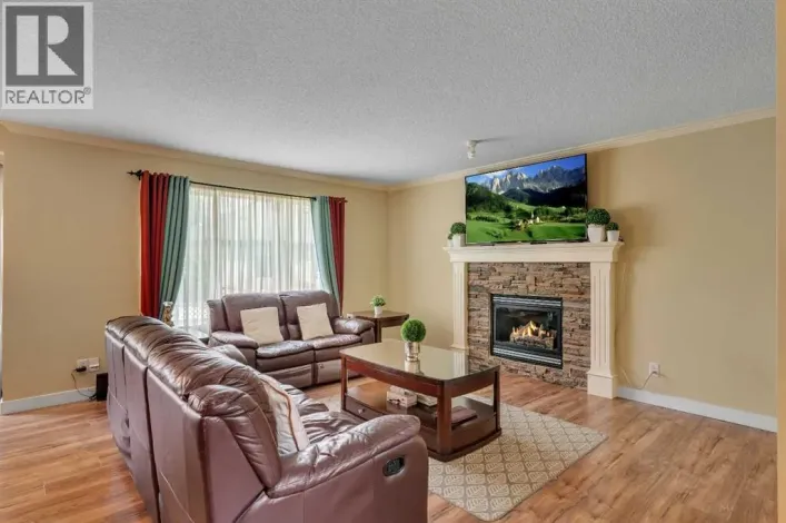 105 West Creek Pond, Chestermere