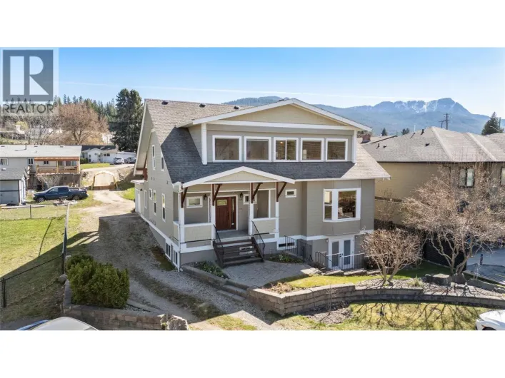 1050 9 Avenue NE, Salmon Arm