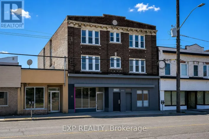 1052 - 1054 BARTON STREET E, Hamilton