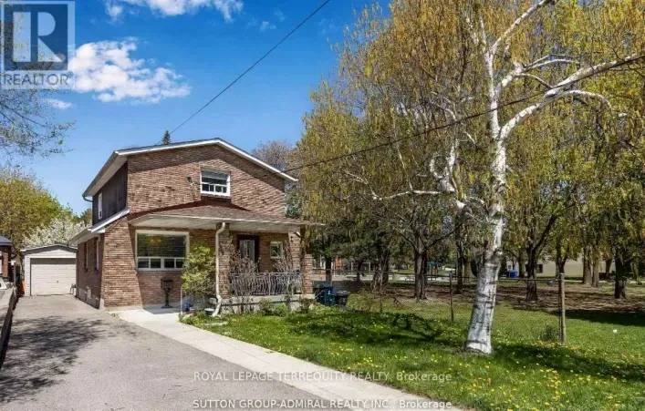 House for sale: 1052 GLENGROVE AVENUE, Toronto