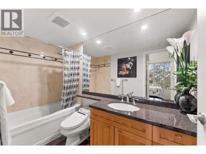 1053 MARINASIDE CRESCENT, Vancouver