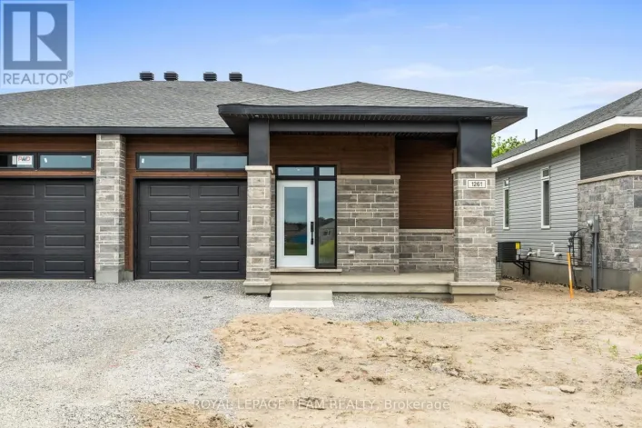 1053 MOORE STREET, Brockville