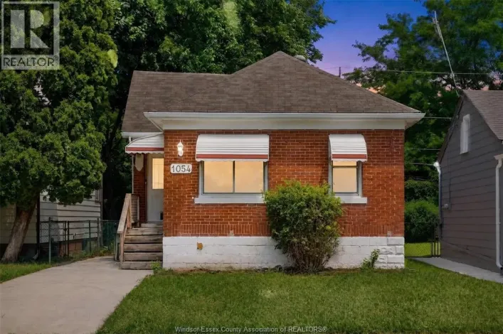 1054 Josephine, Windsor