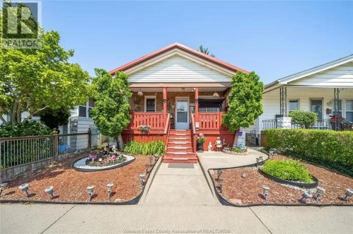 1054 OAK STREET, Windsor