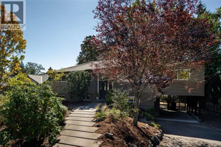 1055 Clarke Rd, Central Saanich