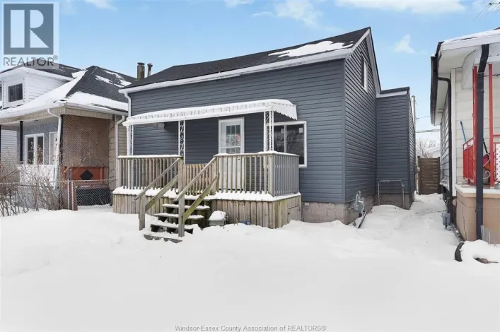 1055 HIGHLAND AVENUE, Windsor
