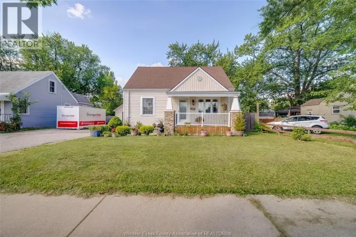 1055 JEFFERSON BOULEVARD, Windsor