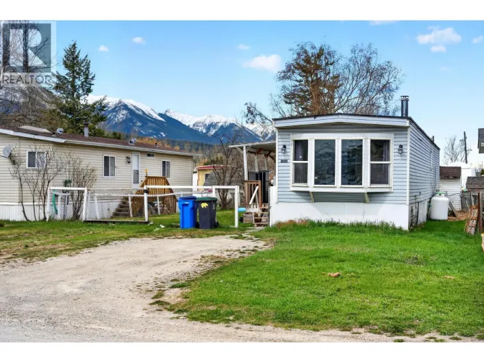 1055 King Crescent, Golden