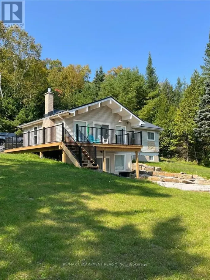 1056 INAWENDAWIN ROAD, Lake of Bays