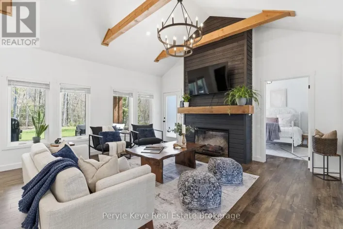 1056 XAVIER STREET, Gravenhurst