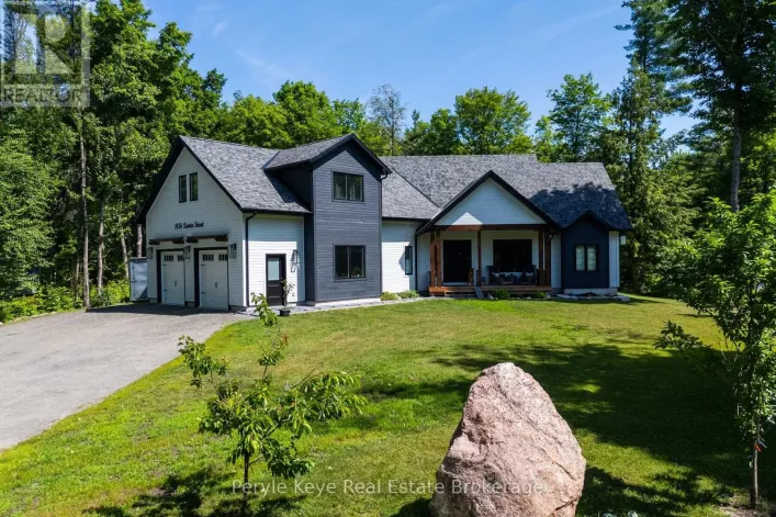 1056 XAVIER STREET, Gravenhurst