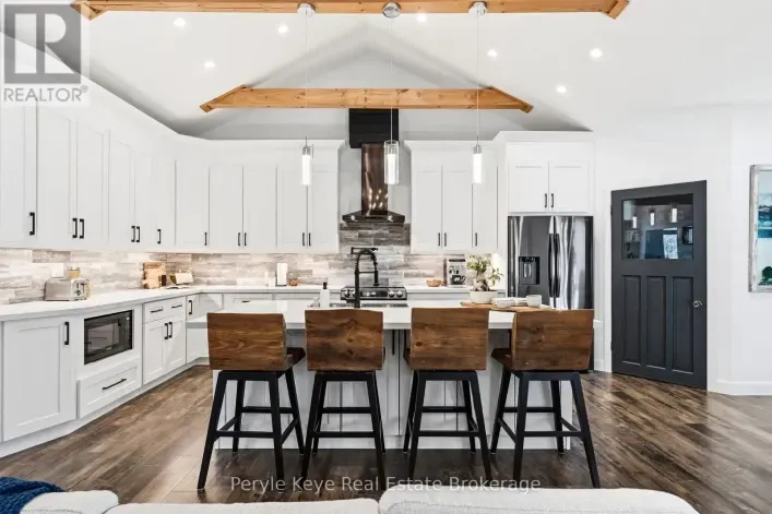 1056 XAVIER STREET, Gravenhurst
