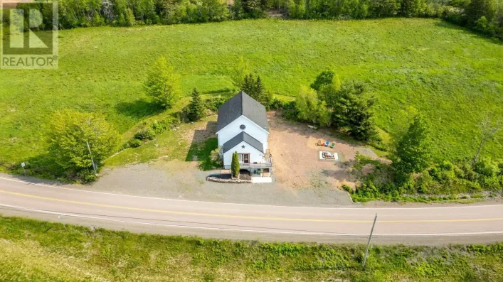 10563 Highway 2, Mapleton