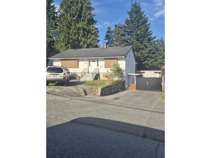 10566 138TH STREET, Surrey