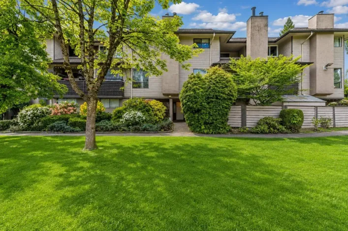 10582 HOLLY PARK LANE, Surrey
