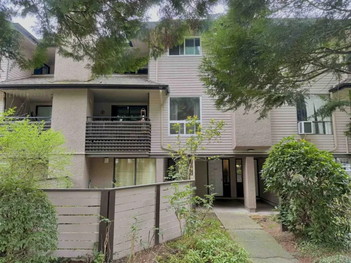 10589 HOLLY PARK LANE, Surrey
