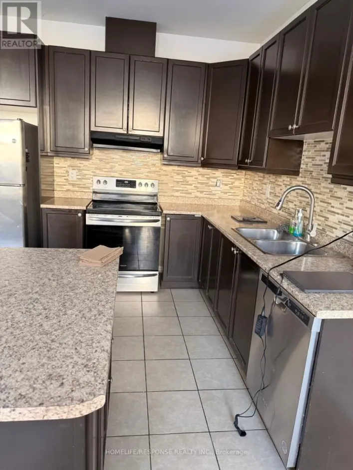 1059 SAVOLINE BOULEVARD, Milton