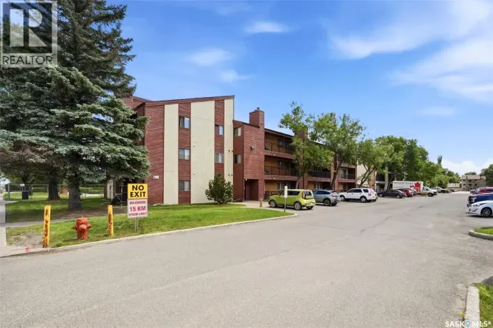 Apartment for sale: 105A 4040 8th STREET E, Saskatoon