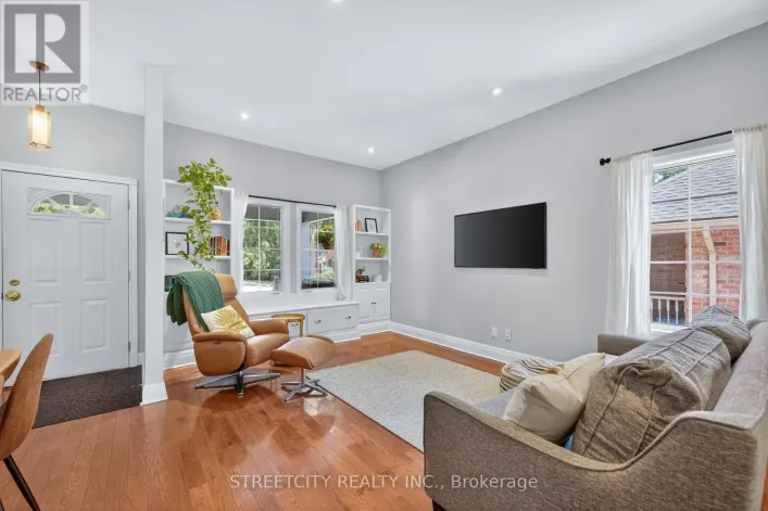 105A DEVONSHIRE AVENUE, London South