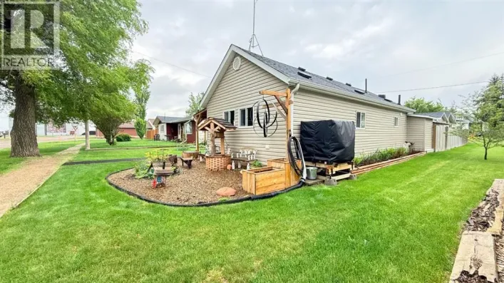 106 1 Street W, Lashburn