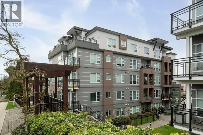 106 1020 Inverness Rd, Saanich