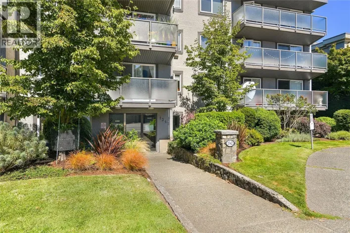 106 1342 Hillside Ave, Victoria
