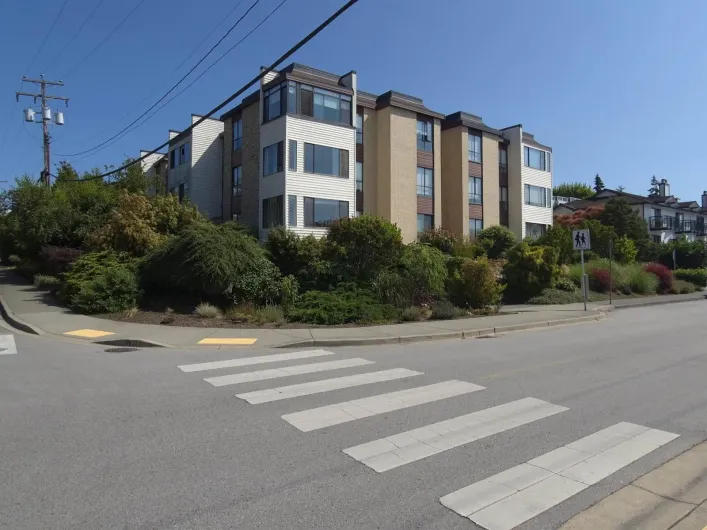 106 15265 ROPER AVENUE, White Rock
