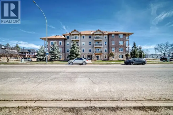 106, 174 N Railway Street, Okotoks