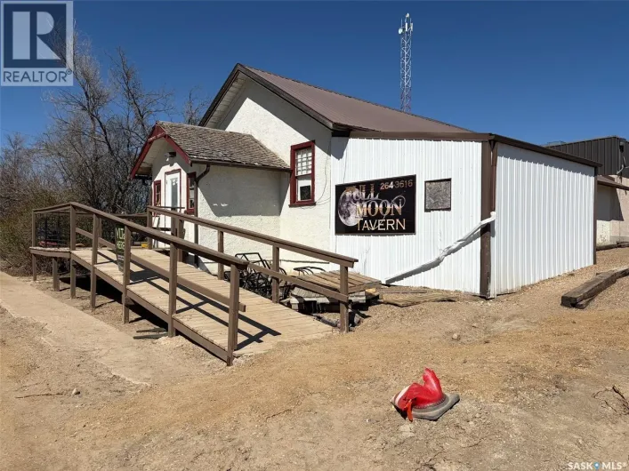 106 1st STREET E, Kincaid