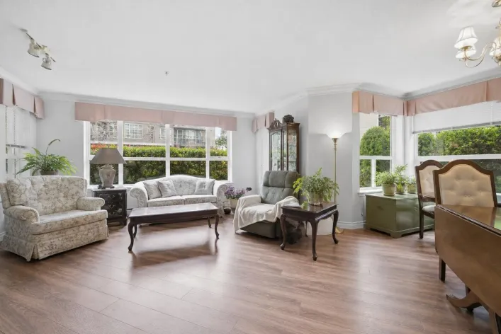 106 20200 54A AVENUE, Langley