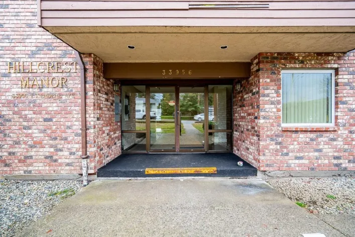 106 33956 ESSENDENE AVENUE, Abbotsford
