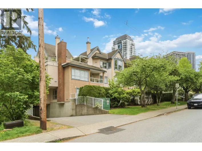 106 5568 BARKER AVENUE, Burnaby