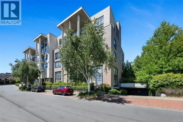 106 820 Short St, Saanich