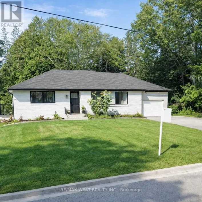 106 BELL DRIVE, Whitby