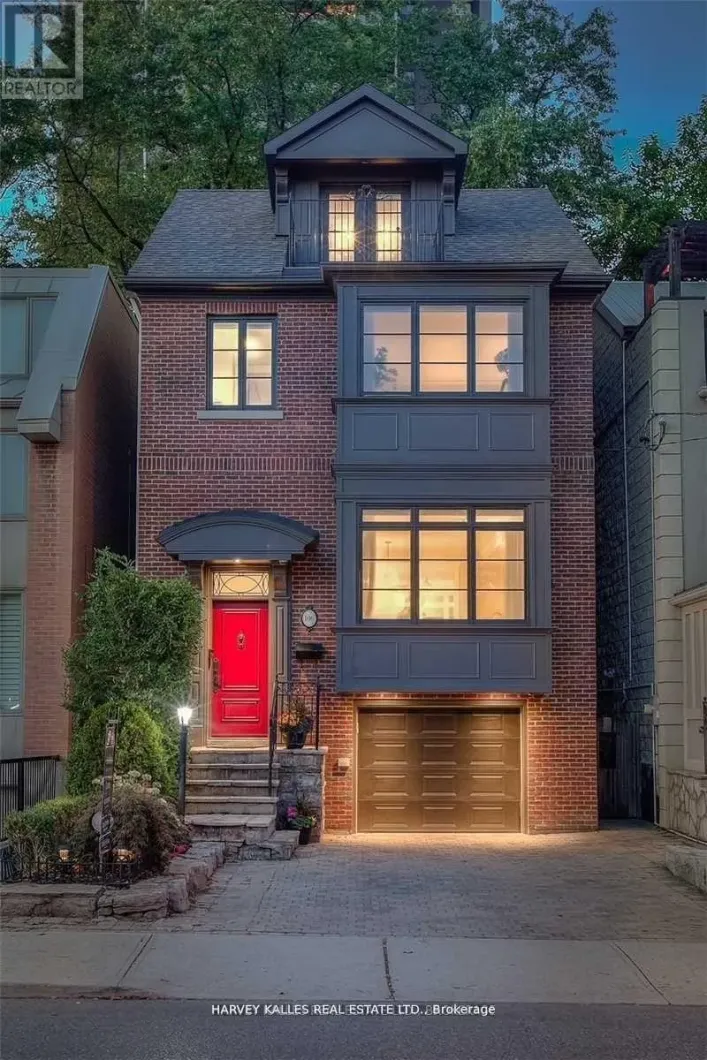 106 BELMONT STREET, Toronto