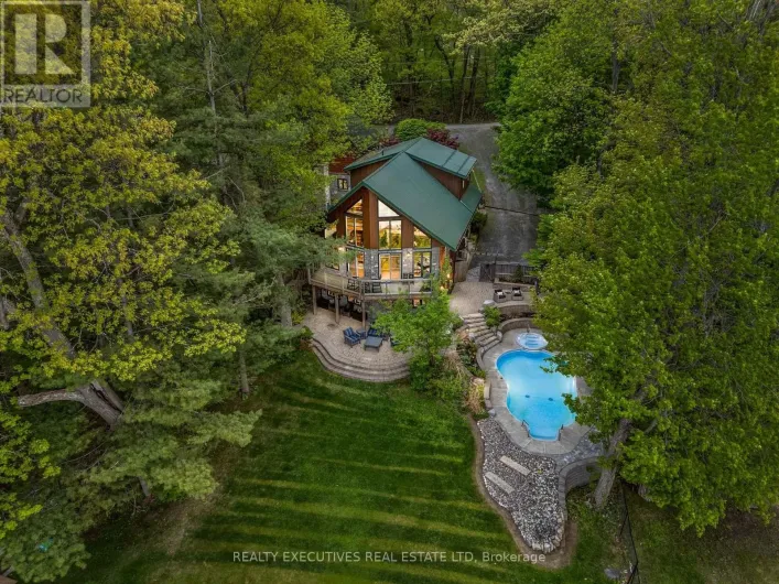 106 BLACK SNAKE LANE N, Frontenac Islands