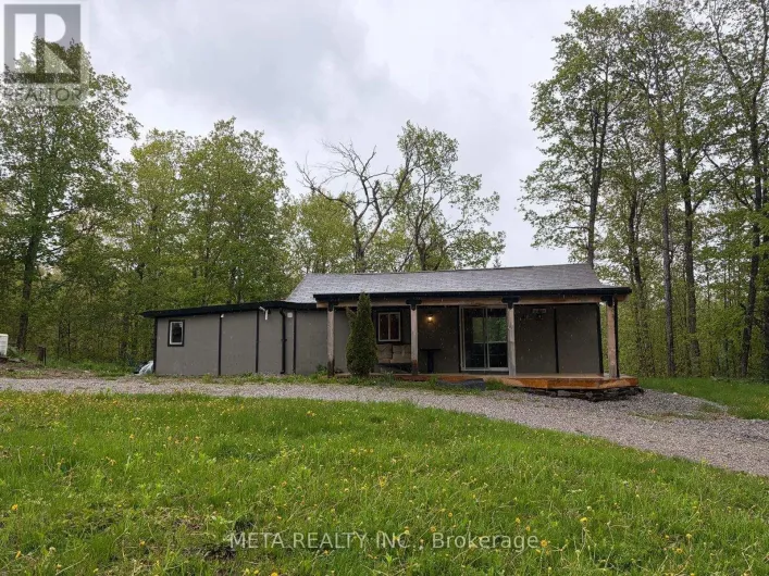 106 BOUNDARY LANE, Trent Lakes