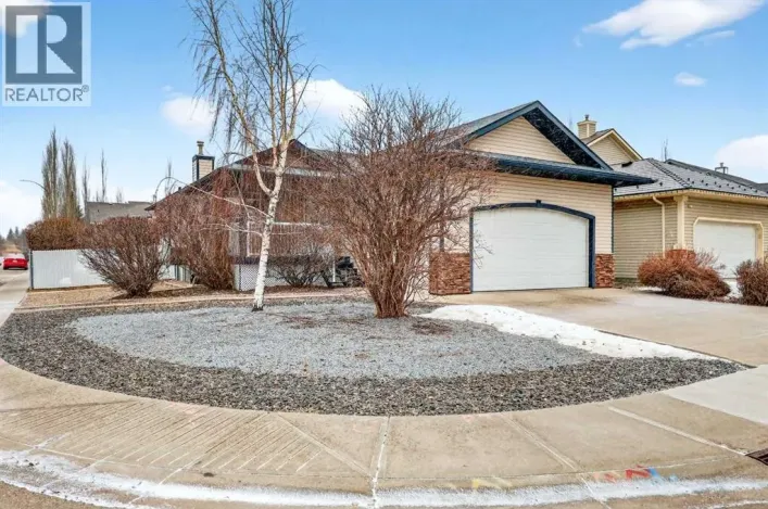 106 Cambridge Glen Drive, Strathmore
