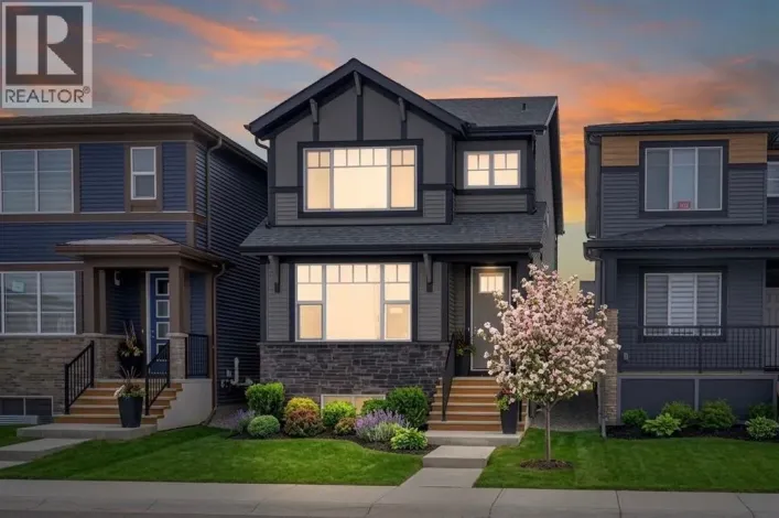 106 Corner Glen Grove NE, Calgary