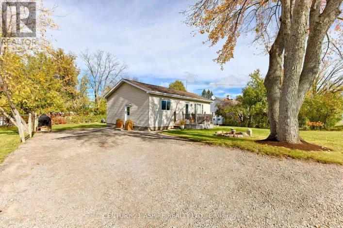 106 FOREST LEA ROAD, Laurentian Valley