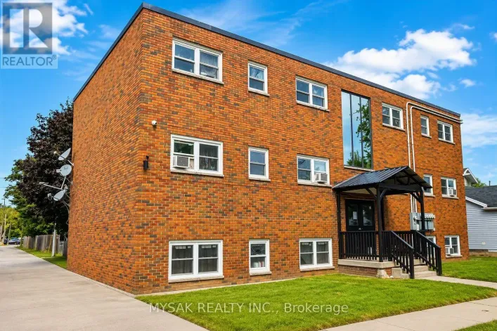 106 LORNE AVENUE, Chatham-Kent
