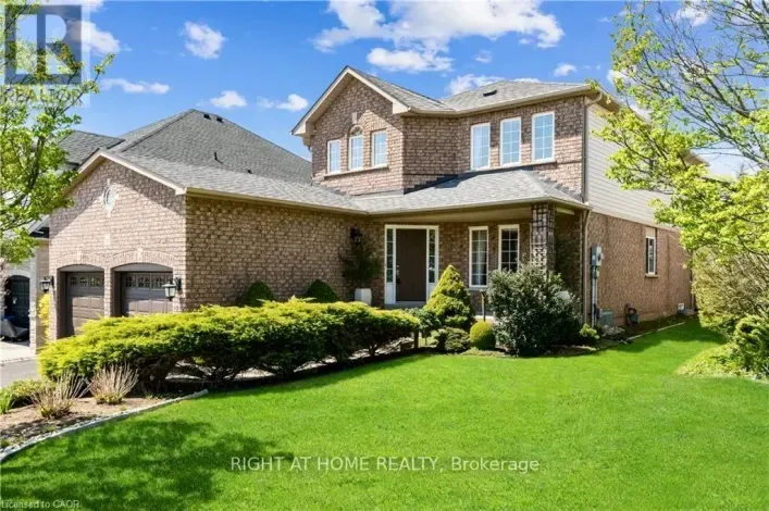 106 MOORE CRESCENT, Hamilton